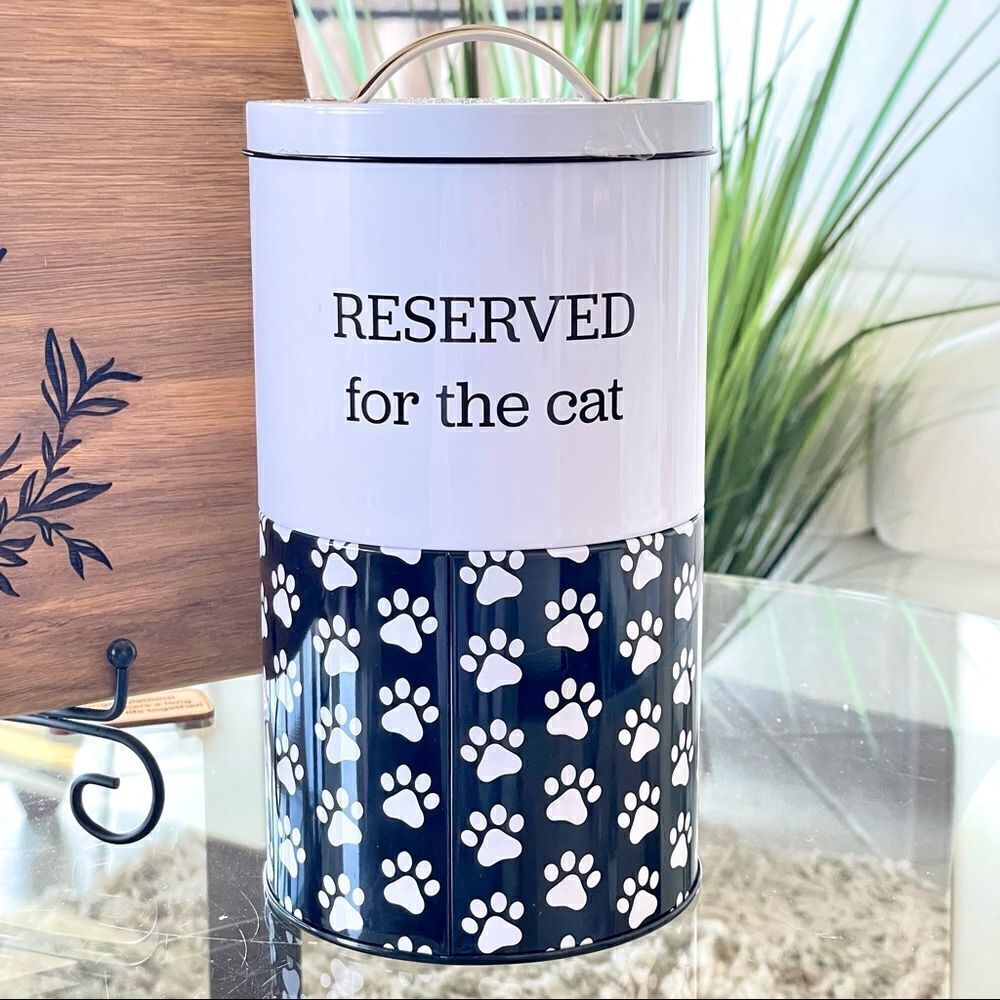 NWT “RESERVED FOR THE CAT” paws print Aluminum Canister Food storage Container